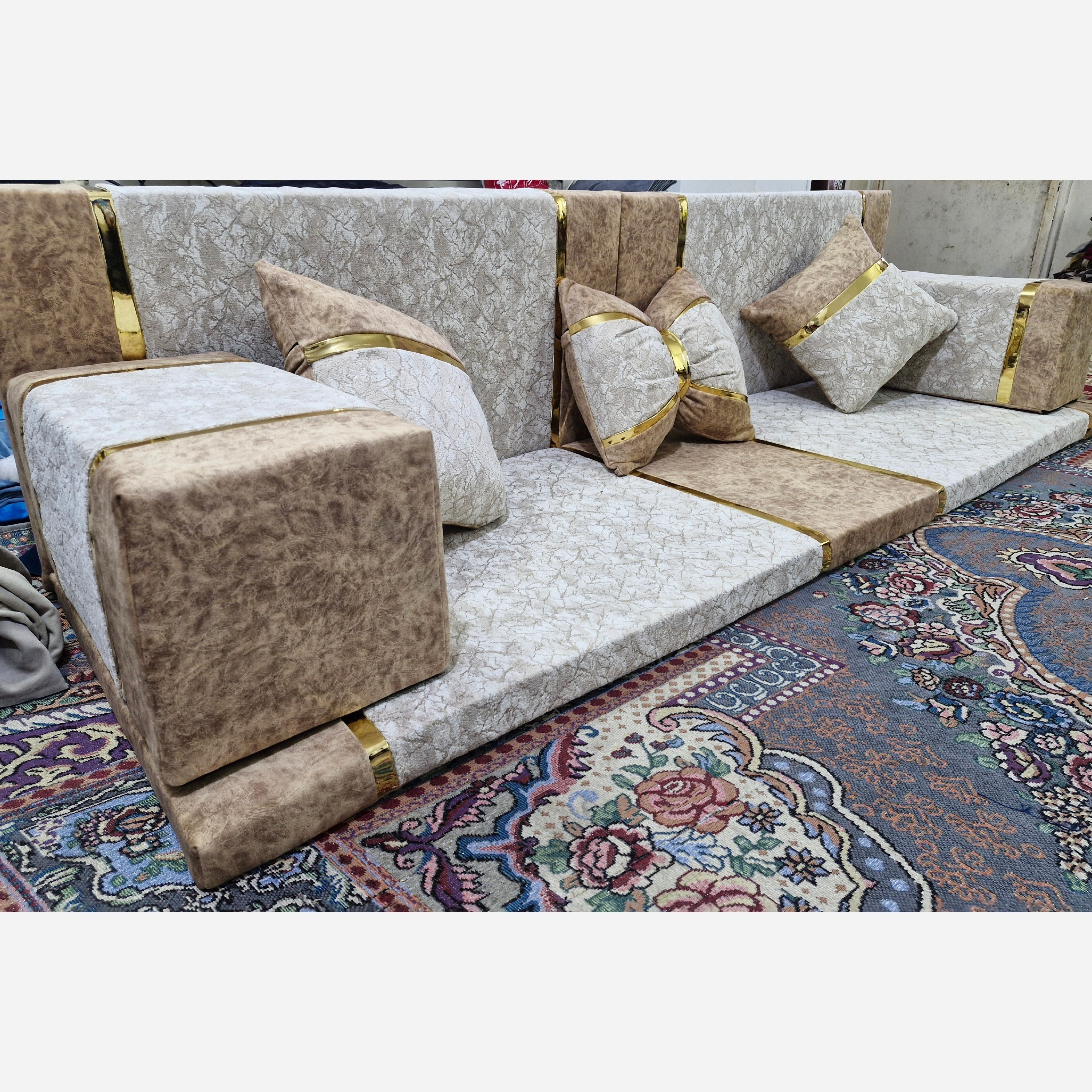 مبل خلیجی عربی پشتی سنتی (پس کرایه)